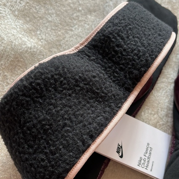 NWT Nike Club Fleece Pink Headband & NWOT Pajar 1963 Canada Burgundy Mittens Set - Picture 11 of 13